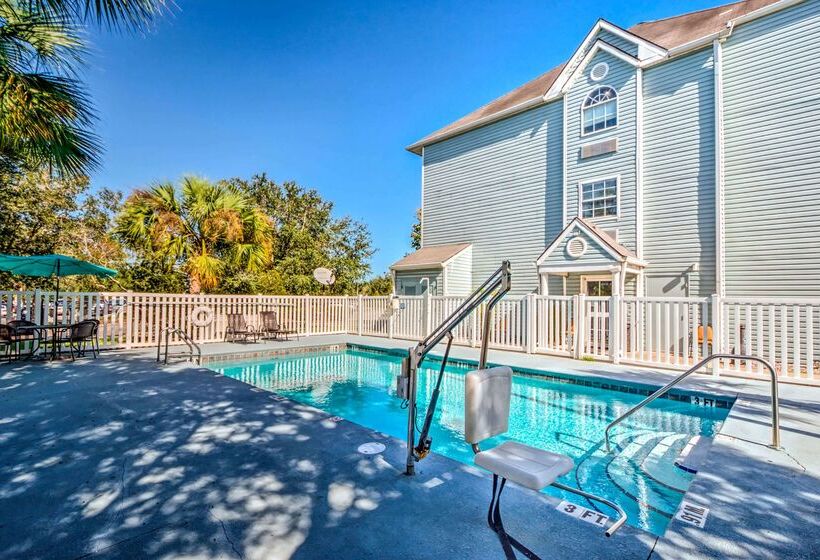 Microtel Inn And Suites   Zephyrhills