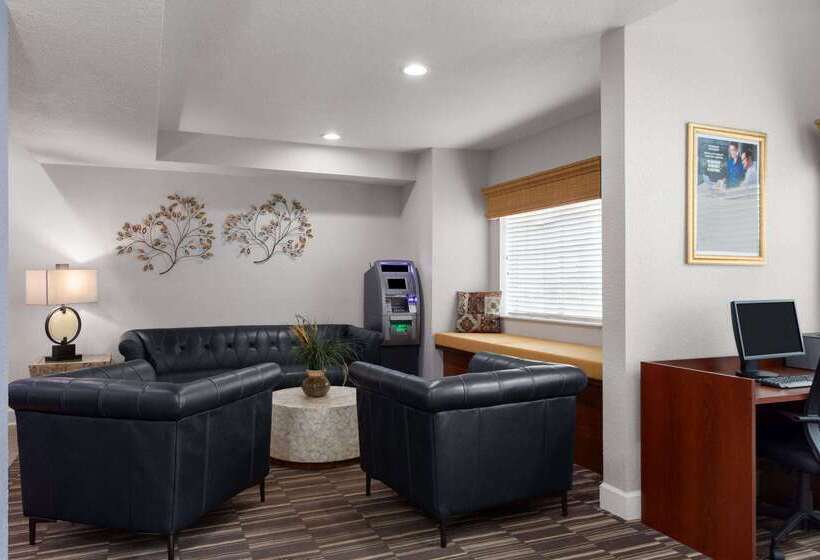 Microtel Inn And Suites   Zephyrhills