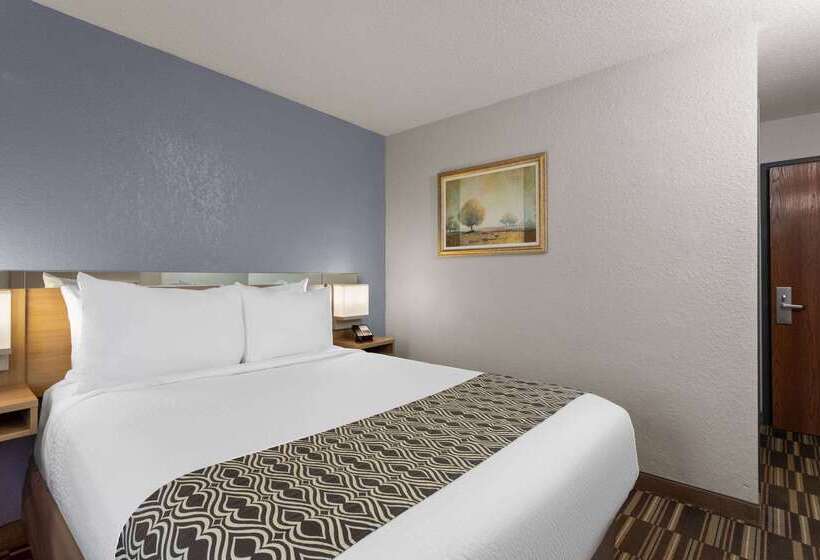 Microtel Inn And Suites   Zephyrhills