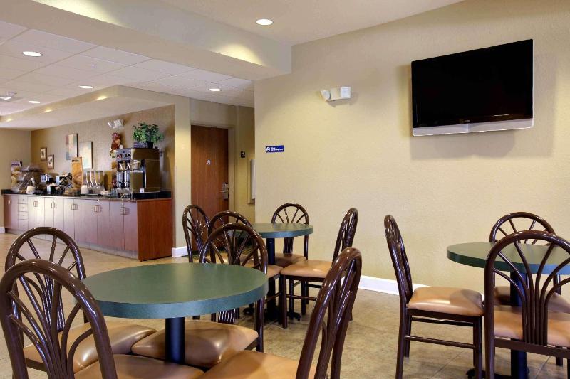 Microtel Inn And Suites   Zephyrhills