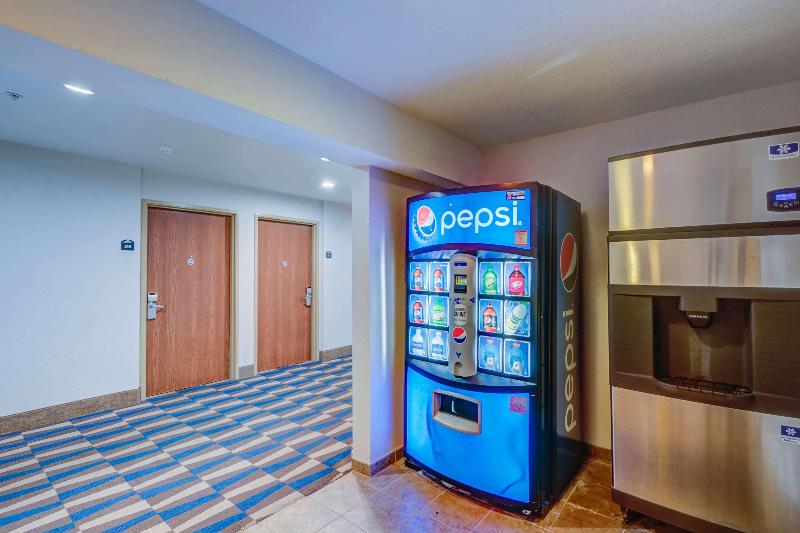 Microtel Inn And Suites   Zephyrhills