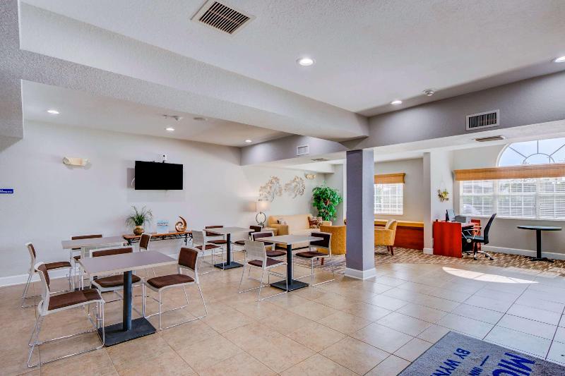 Microtel Inn And Suites   Zephyrhills