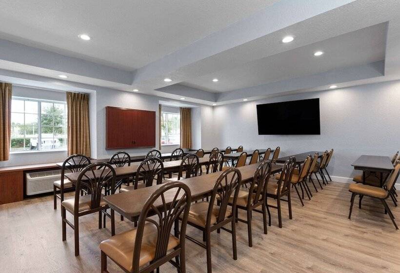 Microtel Inn And Suites   Zephyrhills