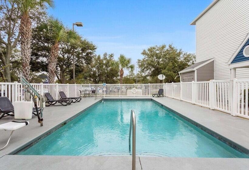 Microtel Inn And Suites   Zephyrhills