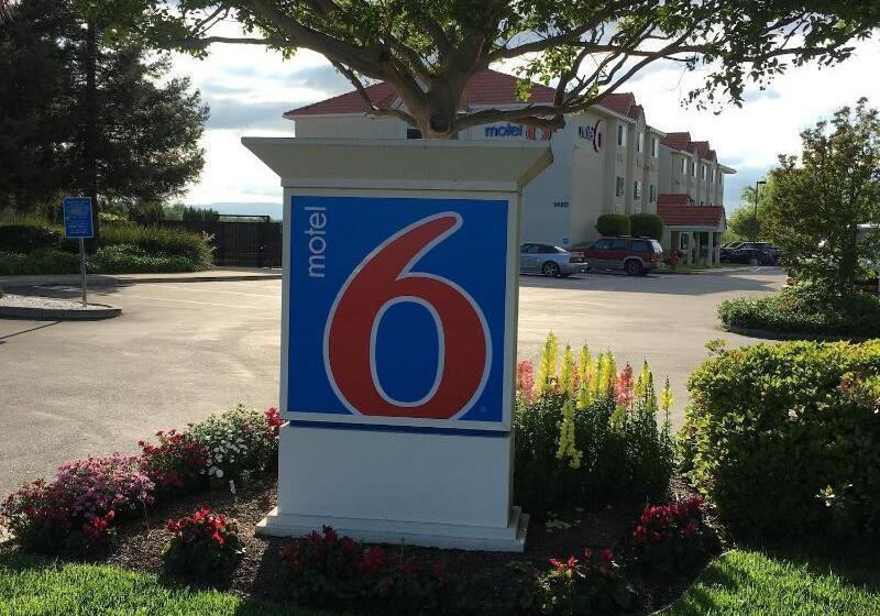 Motel 6 dixon, Ca