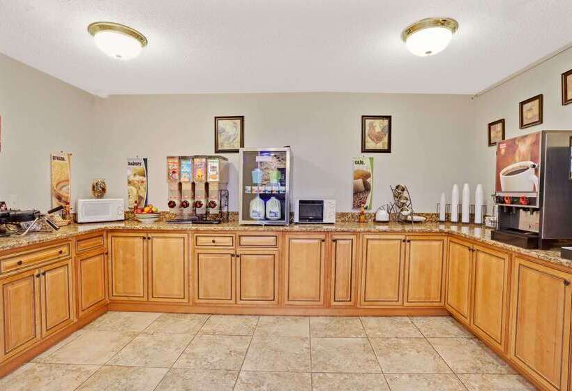 فندق على الطريق Microtel Inn & Suites By Wyndham Detroit Roseville