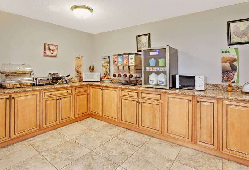 فندق على الطريق Microtel Inn & Suites By Wyndham Detroit Roseville