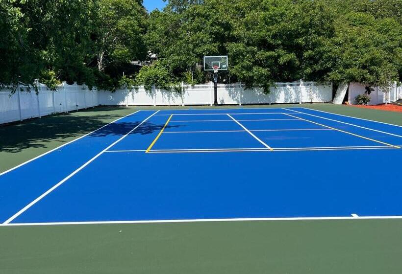 מוטל Sunbird Cape Cod Resort