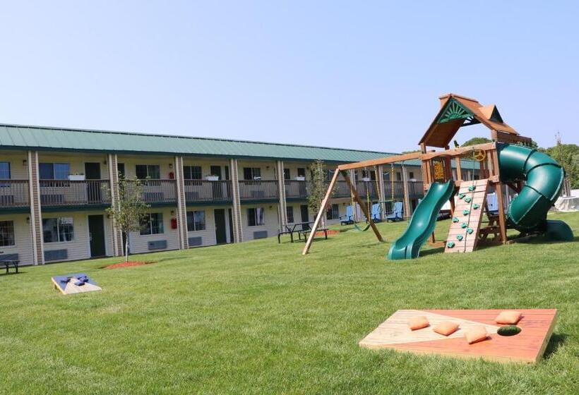 מוטל Sunbird Cape Cod Resort