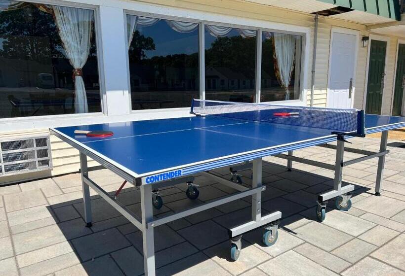 מוטל Sunbird Cape Cod Resort