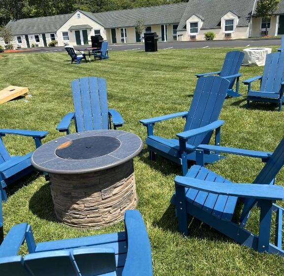 مُتل Sunbird Cape Cod Resort