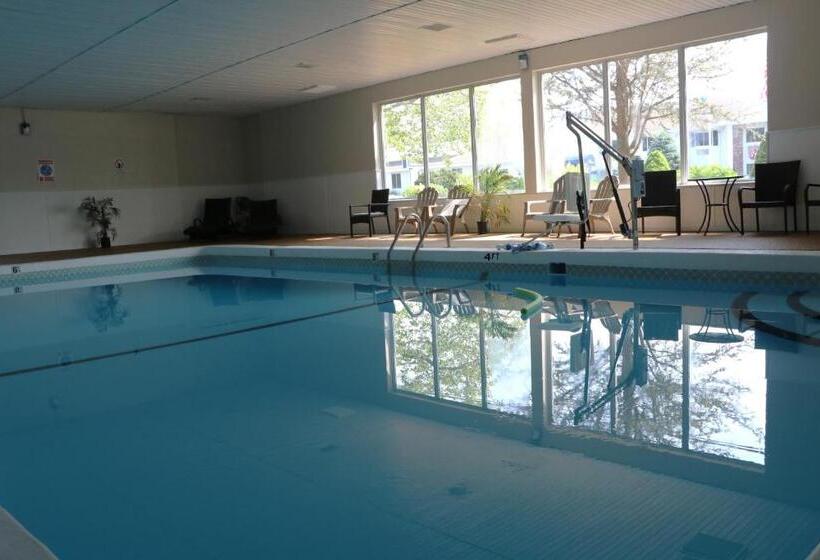 מוטל Sunbird Cape Cod Resort