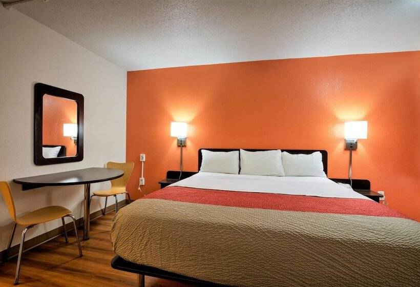 فندق على الطريق Super 7 Inn