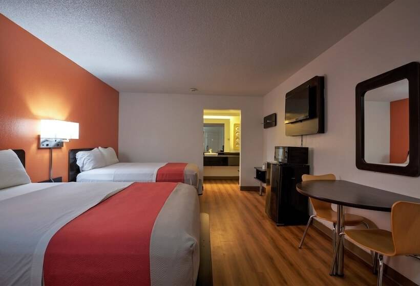 فندق على الطريق Super 7 Inn