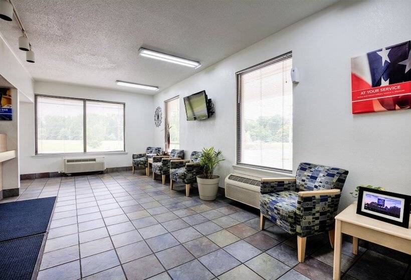 فندق على الطريق Super 7 Inn