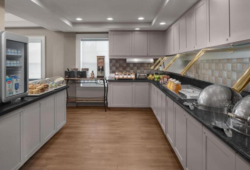 Residence Inn Long Island Holtsville