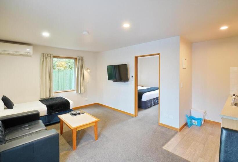 306 Motel Apartments