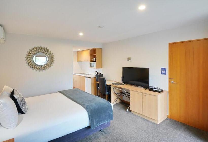 306 Motel Apartments