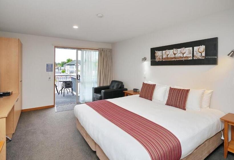 306 Motel Apartments