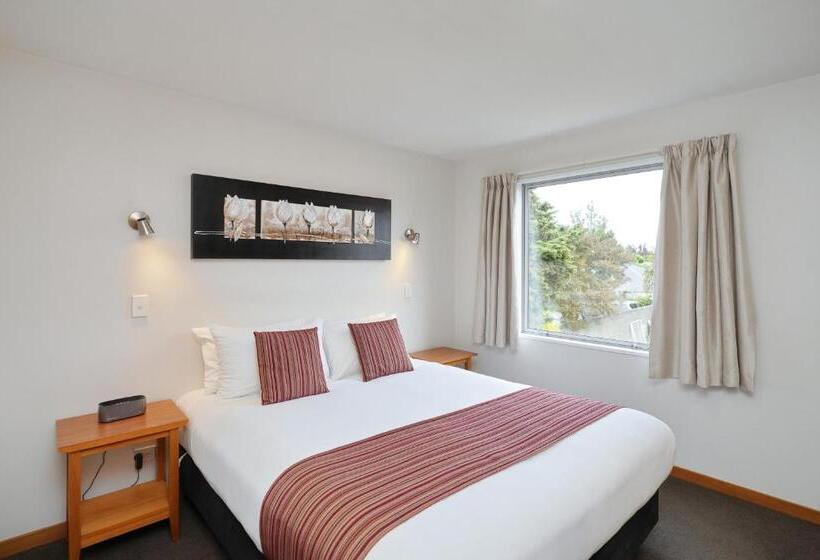 306 Motel Apartments