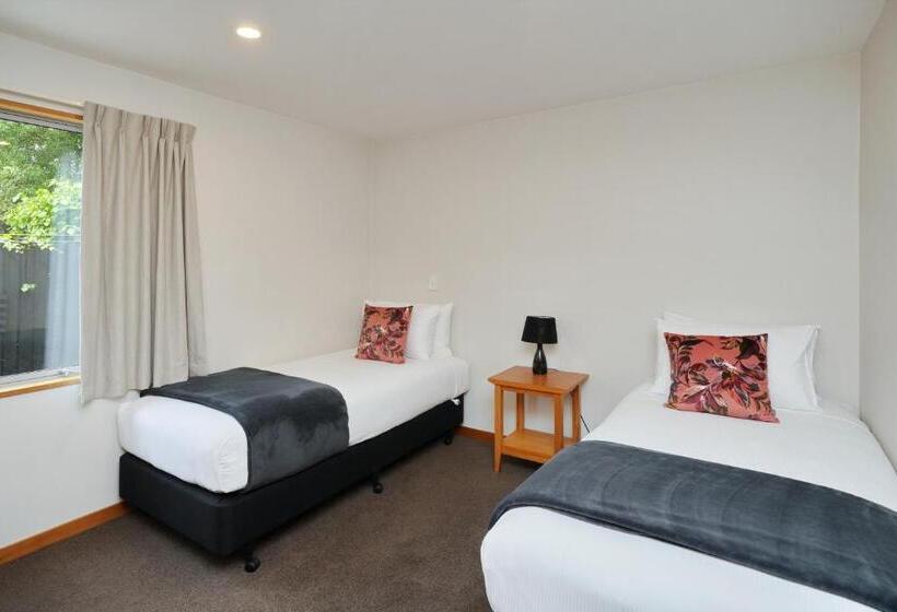 306 Motel Apartments