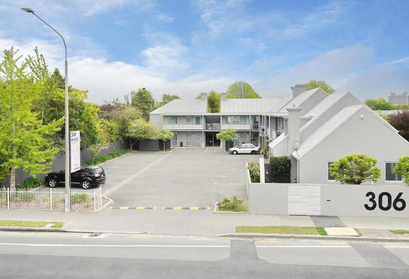 306 Motel Apartments