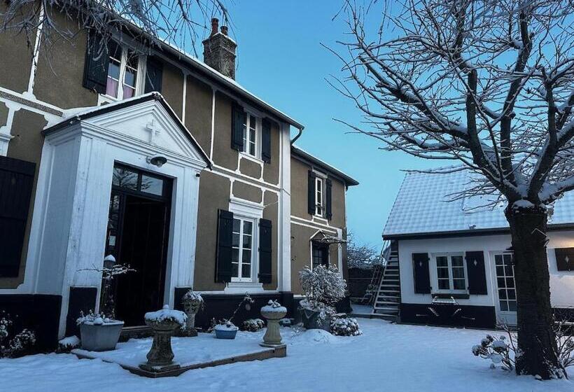 مبيت وإفطار Au Presbytère De Saigneville