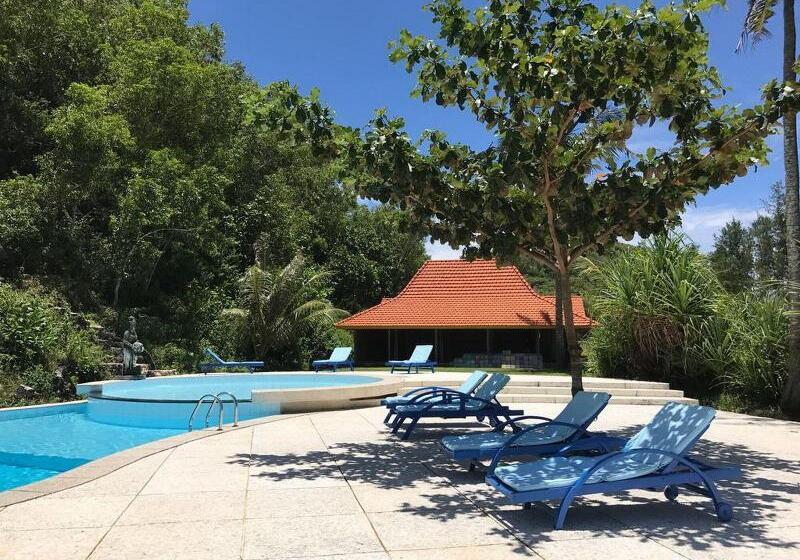 ベッドアンドブレックファースト Desa Limasan Resort