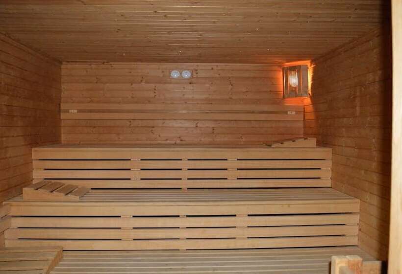 مبيت وإفطار Golf Valcurone