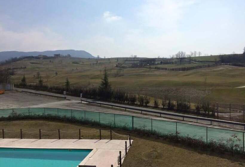 مبيت وإفطار Golf Valcurone