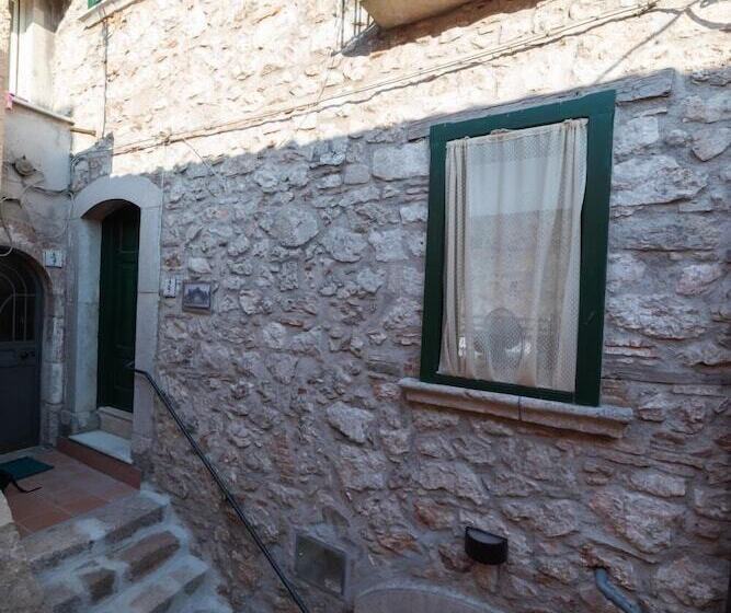 مبيت وإفطار La Casa Di Duilia