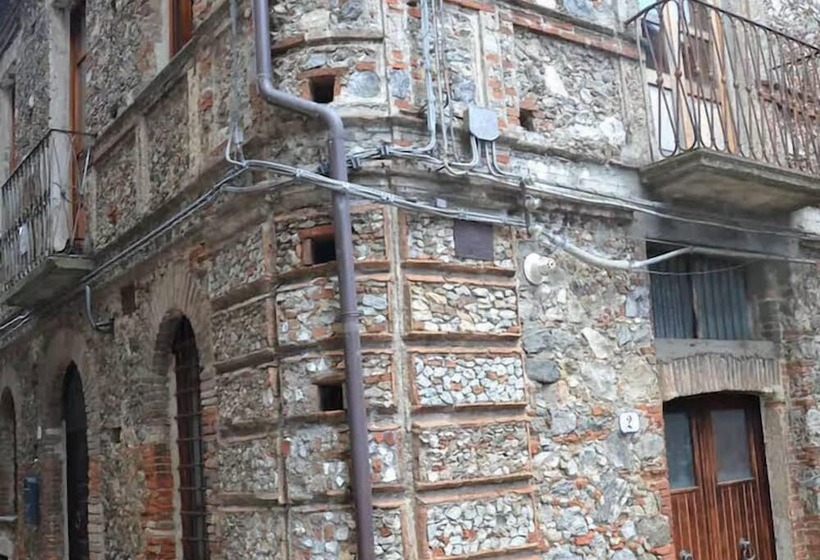 مبيت وإفطار La Roccia