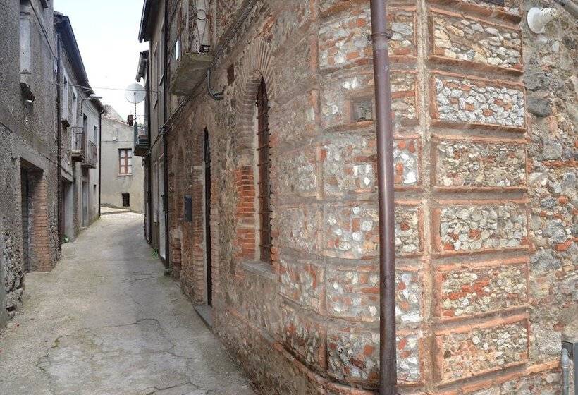 مبيت وإفطار La Roccia