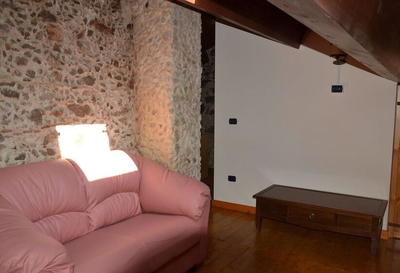 مبيت وإفطار La Roccia