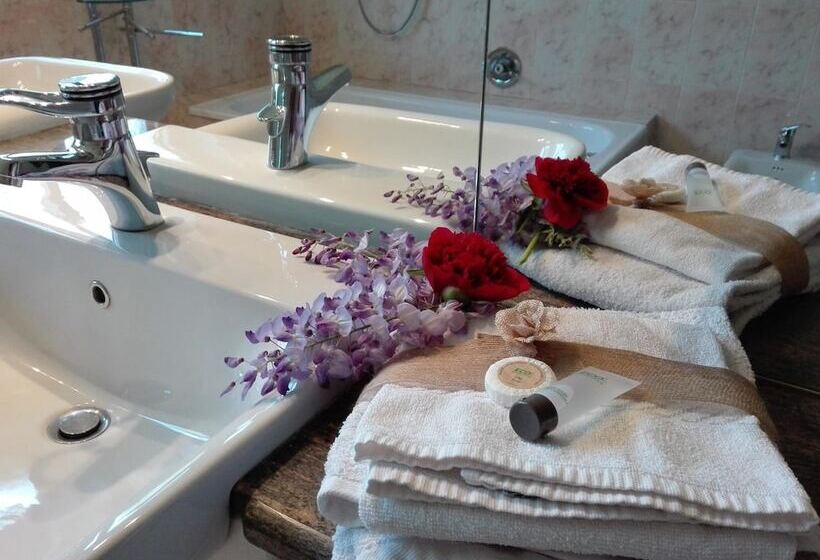 住宿加早餐  La Vie En Rose