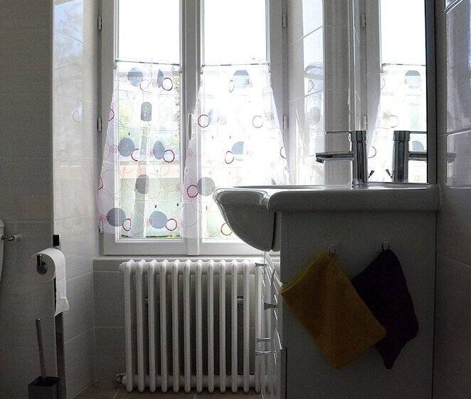 住宿加早餐  Le Vieux Noyer