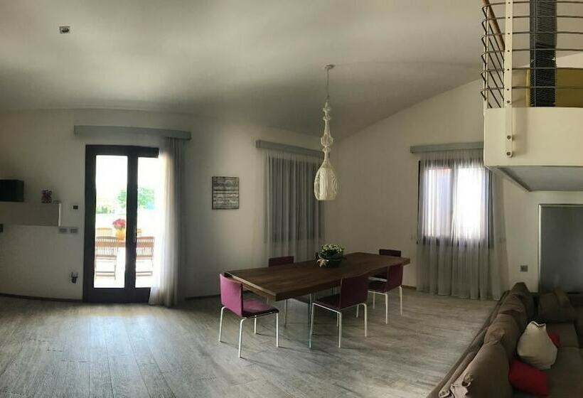 ベッドアンドブレックファースト Niifty Intera Villa Piscina Relax Idromassaggio E Sauna