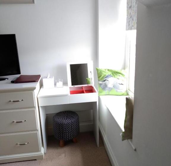 Bed and Breakfast The Lakes B And B