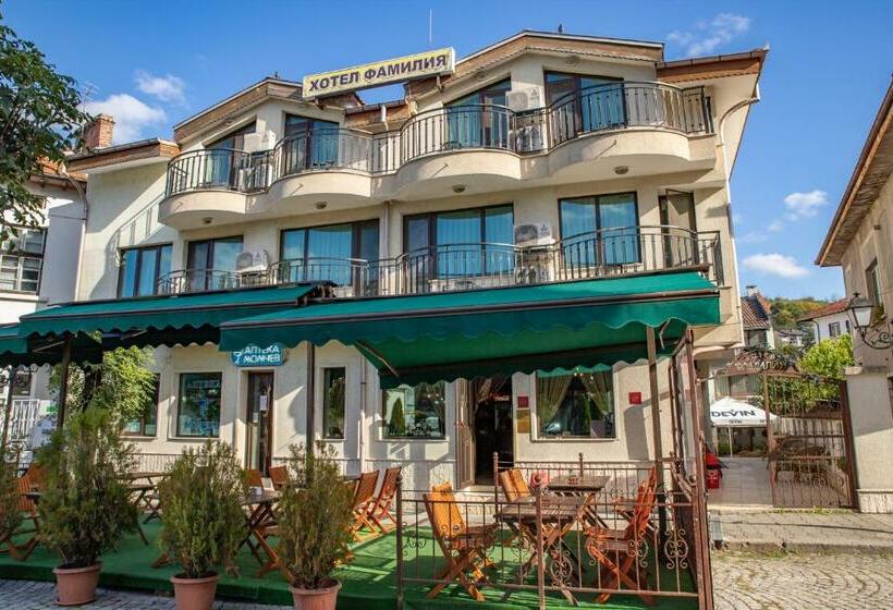 Family Hotel Familia