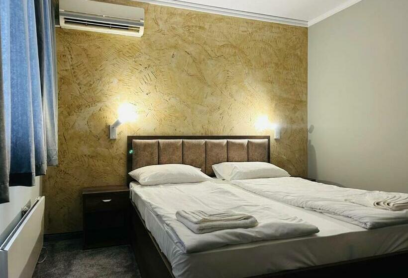 Family Hotel Familia