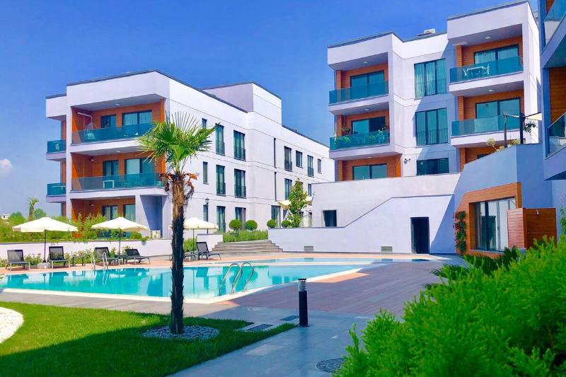 Green Hills Suites