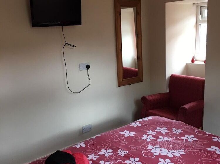 Хостел The Sportsman Whitworth