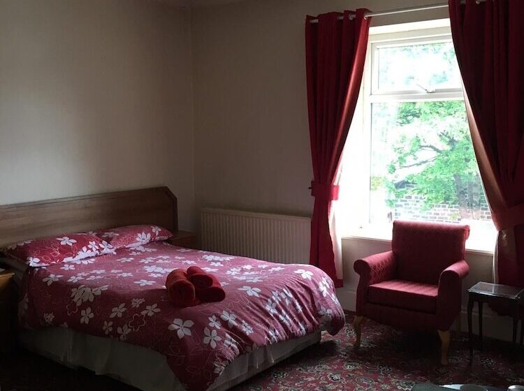 Хостел The Sportsman Whitworth