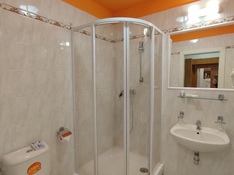 בית מלון כפרי 28