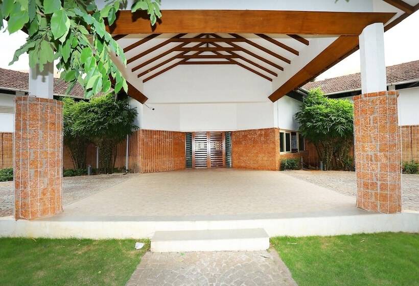 호텔 Capital O 29855 Island Inn