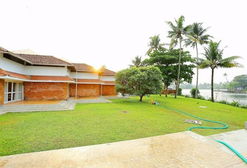 호텔 Capital O 29855 Island Inn