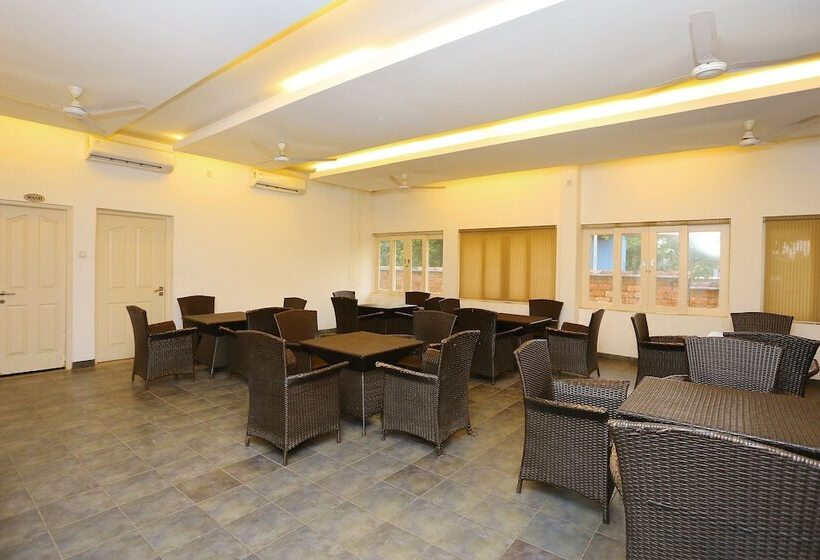 호텔 Capital O 29855 Island Inn