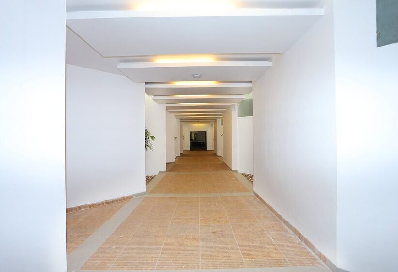 호텔 Capital O 29855 Island Inn