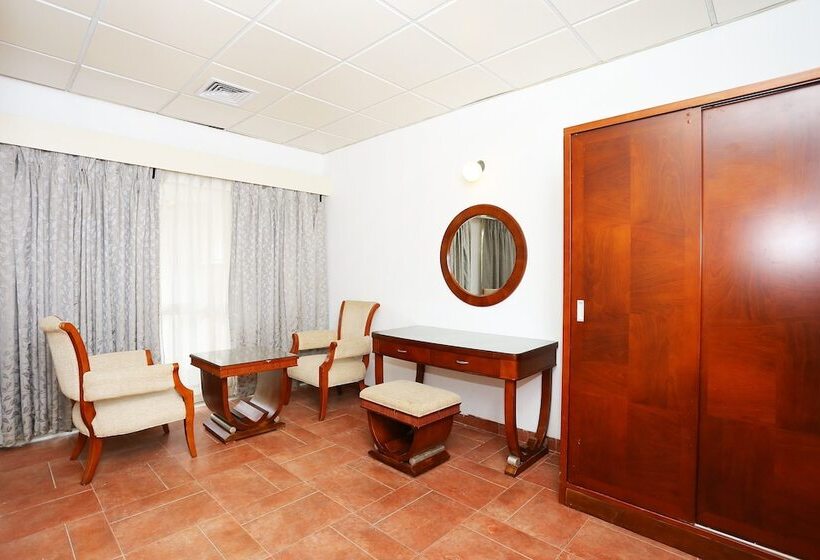 호텔 Capital O 29855 Island Inn