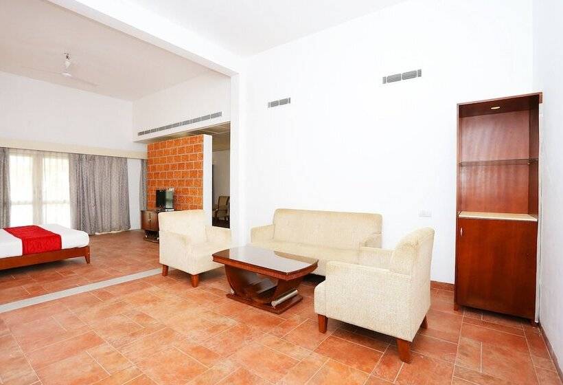 호텔 Capital O 29855 Island Inn